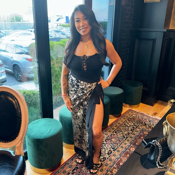 MEET YOUR POSHER. - Picture 1 of 6